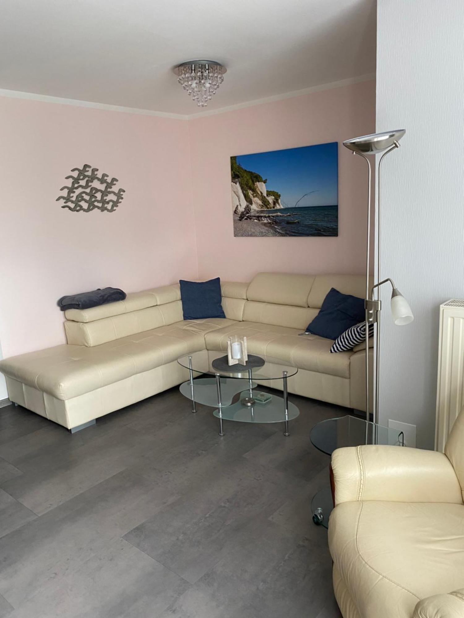 Schoenes Appartment Mit Fernblick 글로페 외부 사진